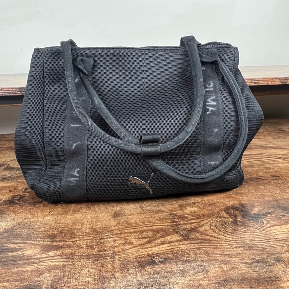 Puma Up & Comer Tote Bag Black Lightweight Lined Duffle Gym Sporty - Picture 1 of 13